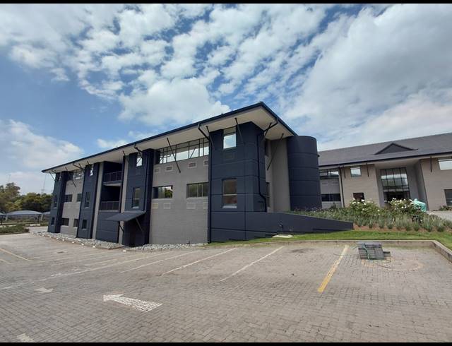 1,923M² OFFICE TO LET IN RANDJESPARK